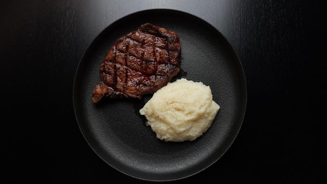 Ribeye (16oz).